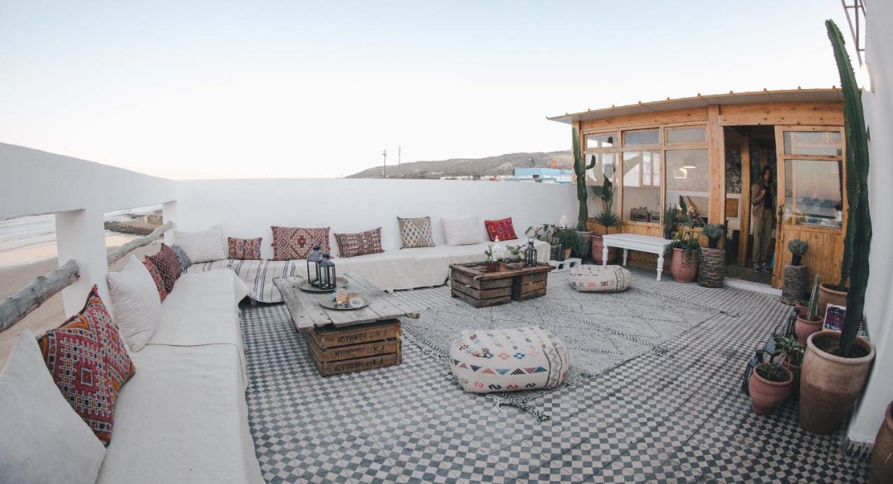 Blue Waves Surf House Hotel Agadir Bagian luar foto