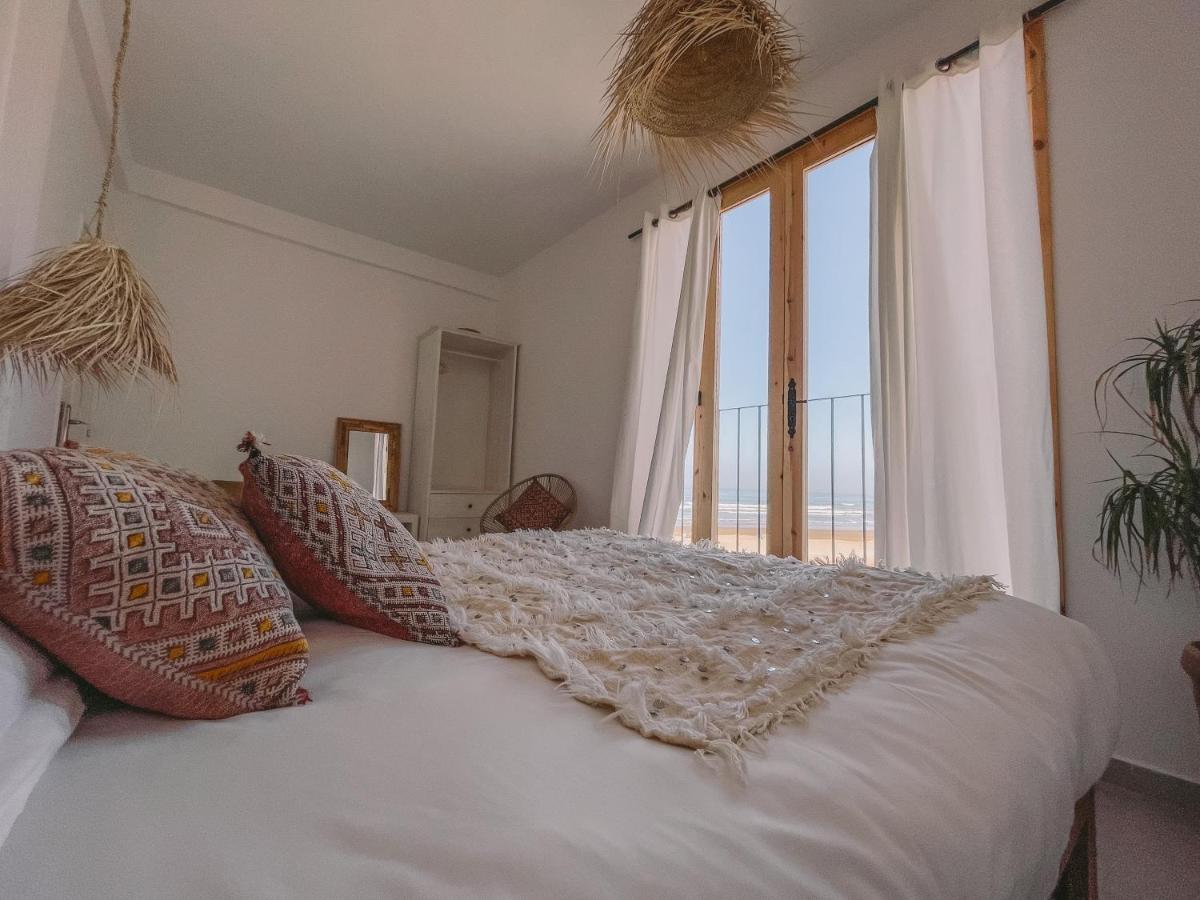 Blue Waves Surf House Hotel Agadir Bagian luar foto