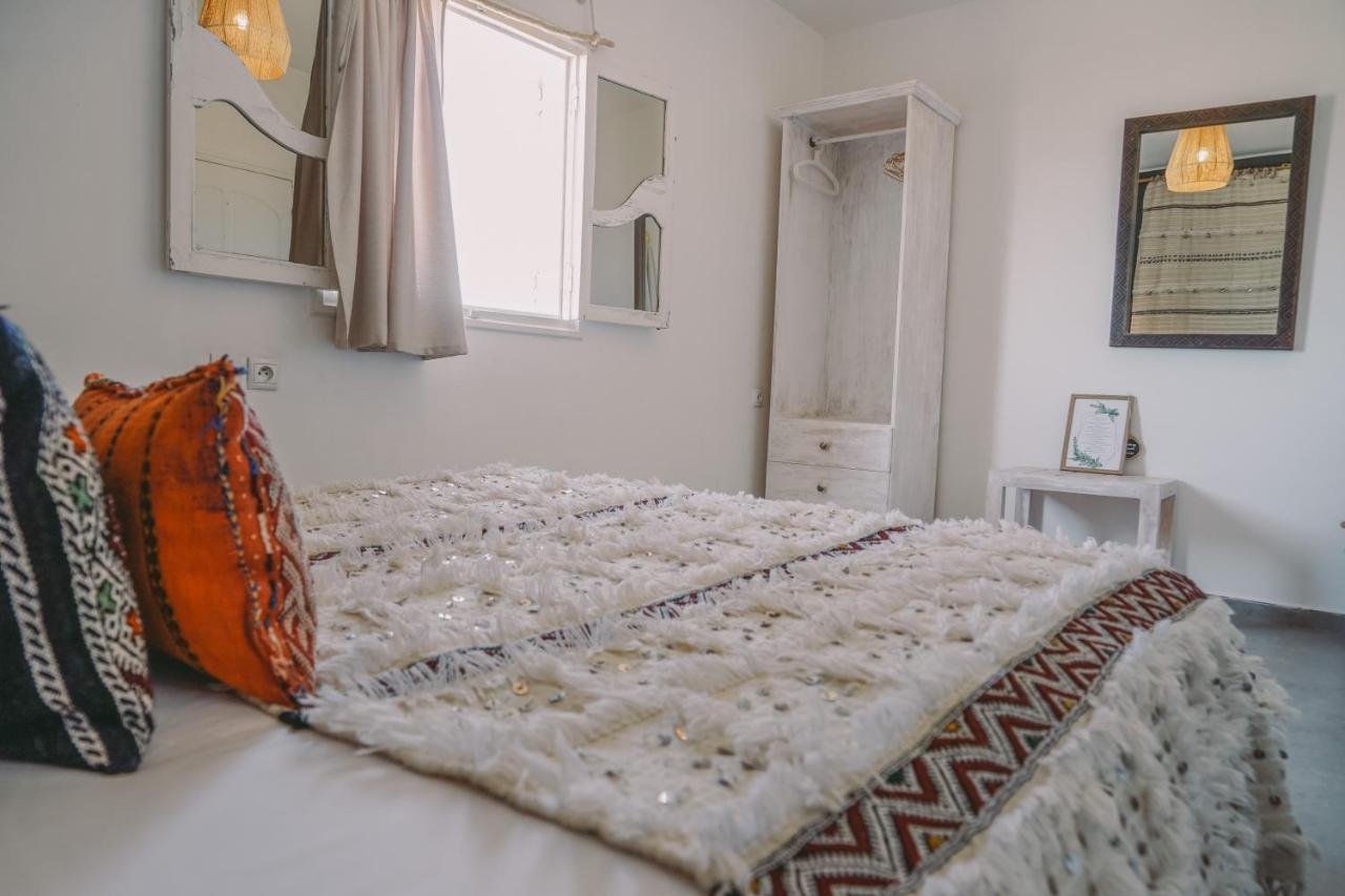Blue Waves Surf House Hotel Agadir Bagian luar foto