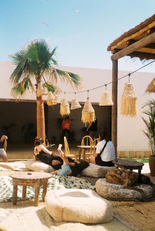 Blue Waves Surf House Hotel Agadir Bagian luar foto