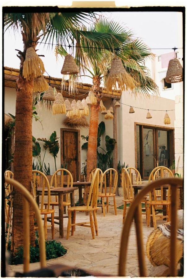 Blue Waves Surf House Hotel Agadir Bagian luar foto