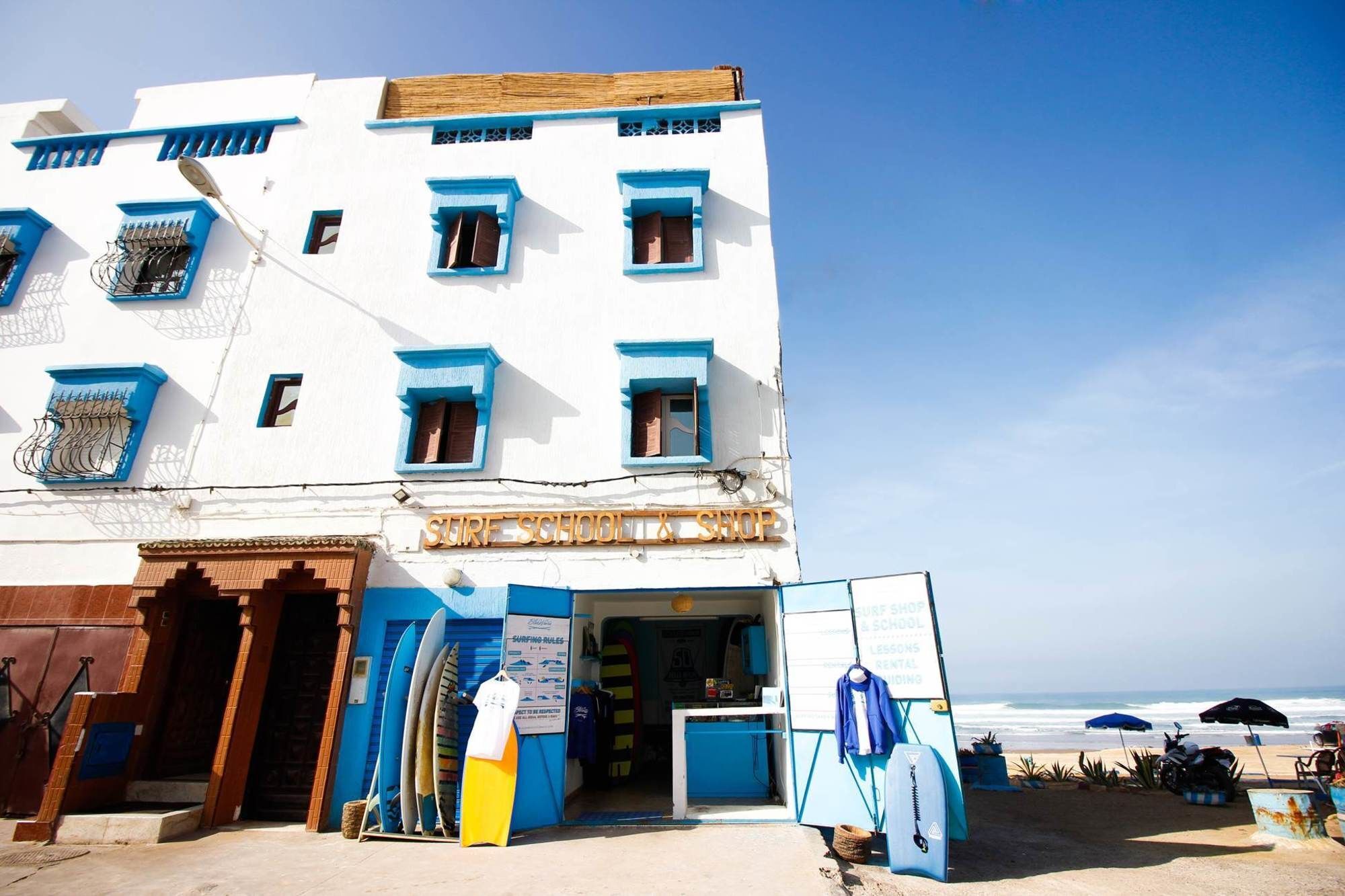 Blue Waves Surf House Hotel Agadir Bagian luar foto